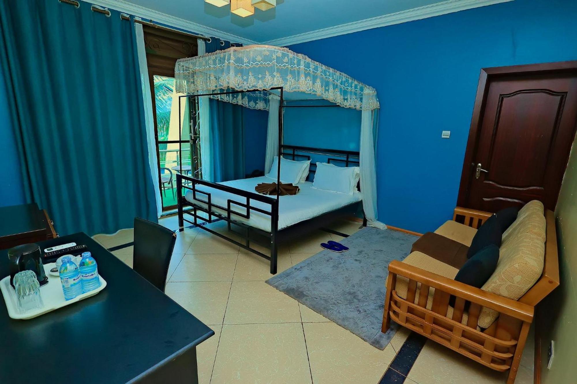 Shine Country Resort Hotel Naziba Екстериор снимка