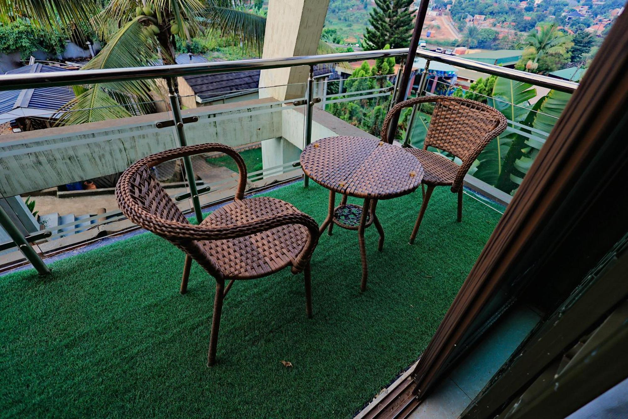 Shine Country Resort Hotel Naziba Екстериор снимка
