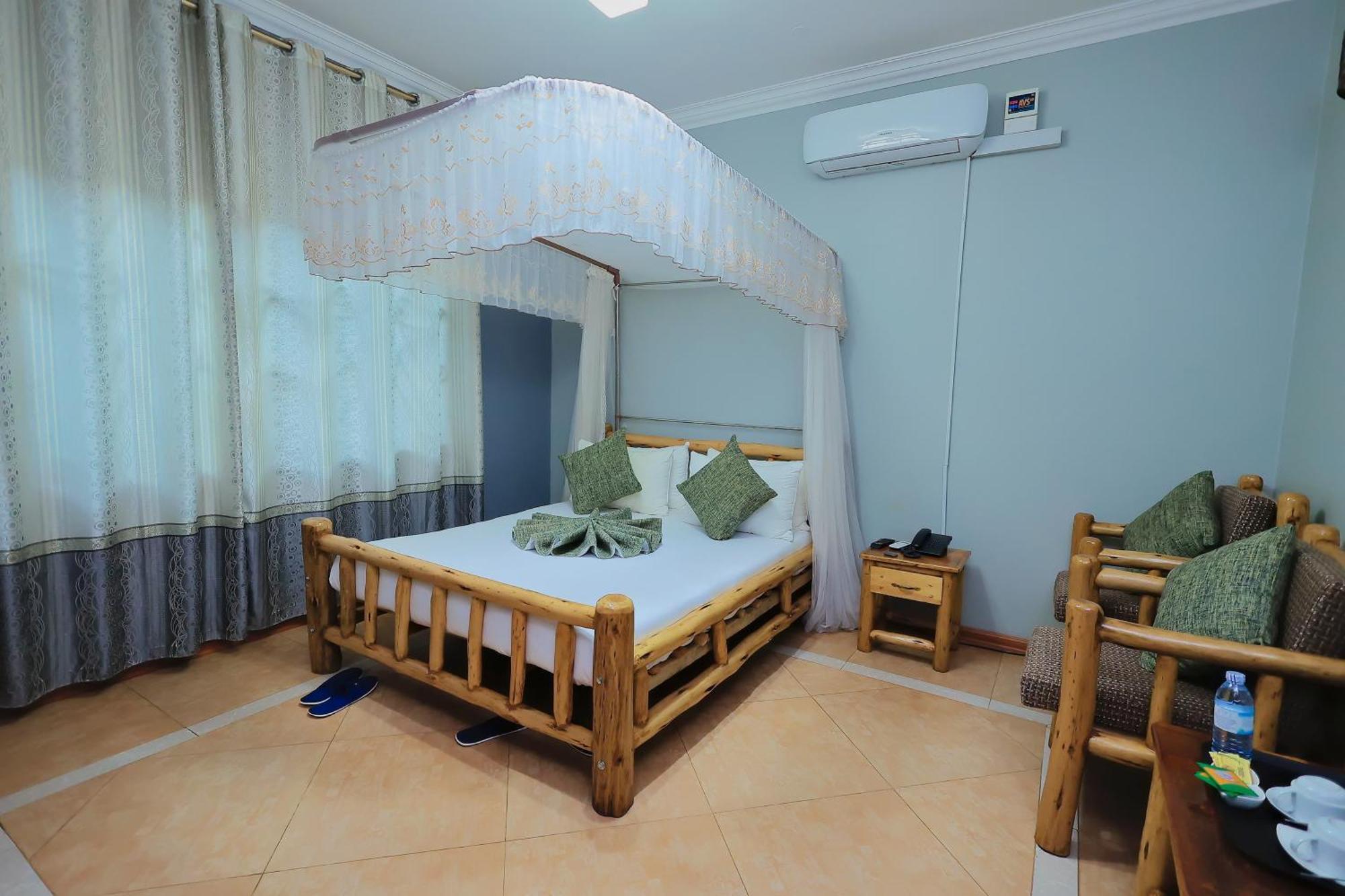Shine Country Resort Hotel Naziba Екстериор снимка