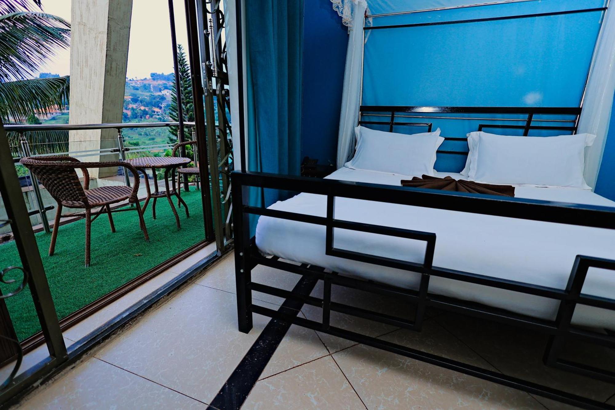 Shine Country Resort Hotel Naziba Екстериор снимка