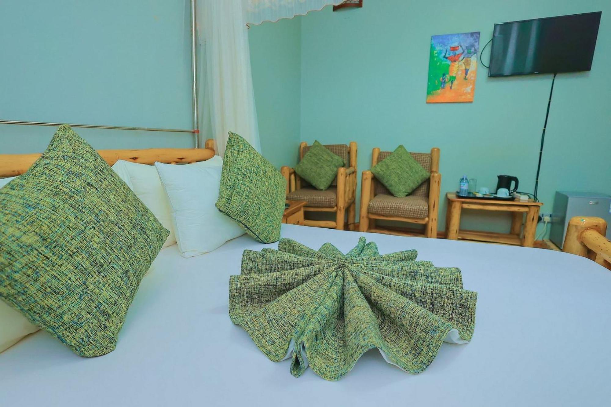 Shine Country Resort Hotel Naziba Екстериор снимка